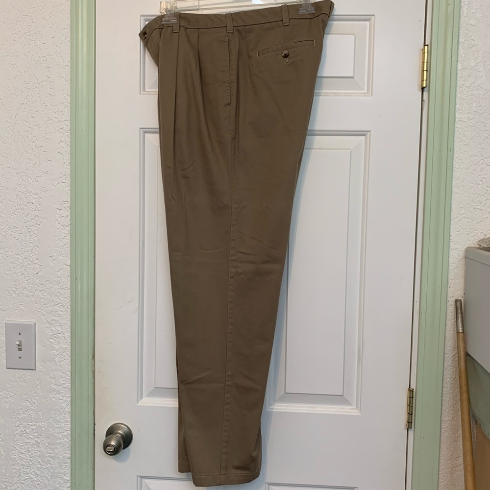 Van Heusen Slacks 36/32